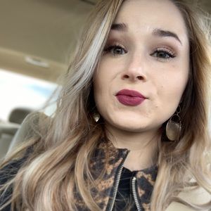 Meet your Posher, Brooke